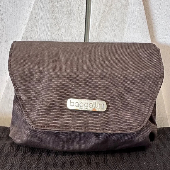 Baggallini 2-In-1 Convertible Crossbody Belt Bag - Picture 2 of 11